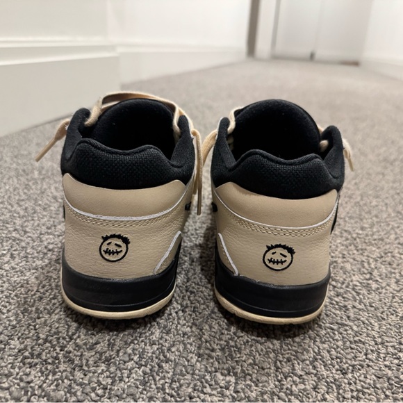 Athletic_Shoes